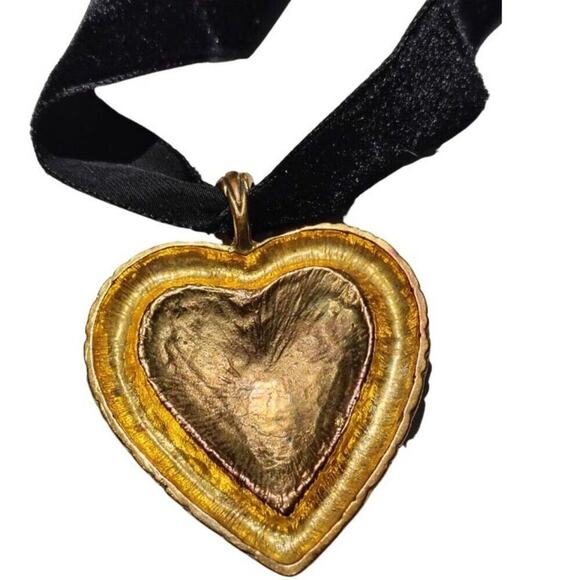 Handmade Velvet Choker Necklace Huge Heart Statement Pendant Gold Tone SZ Small - Picture 3 of 6